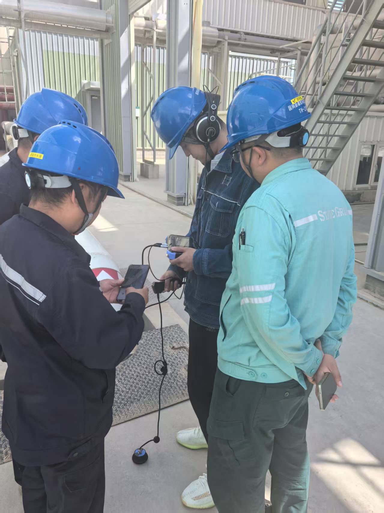 管道漏水聽漏儀檢測(cè)現(xiàn)場(chǎng)