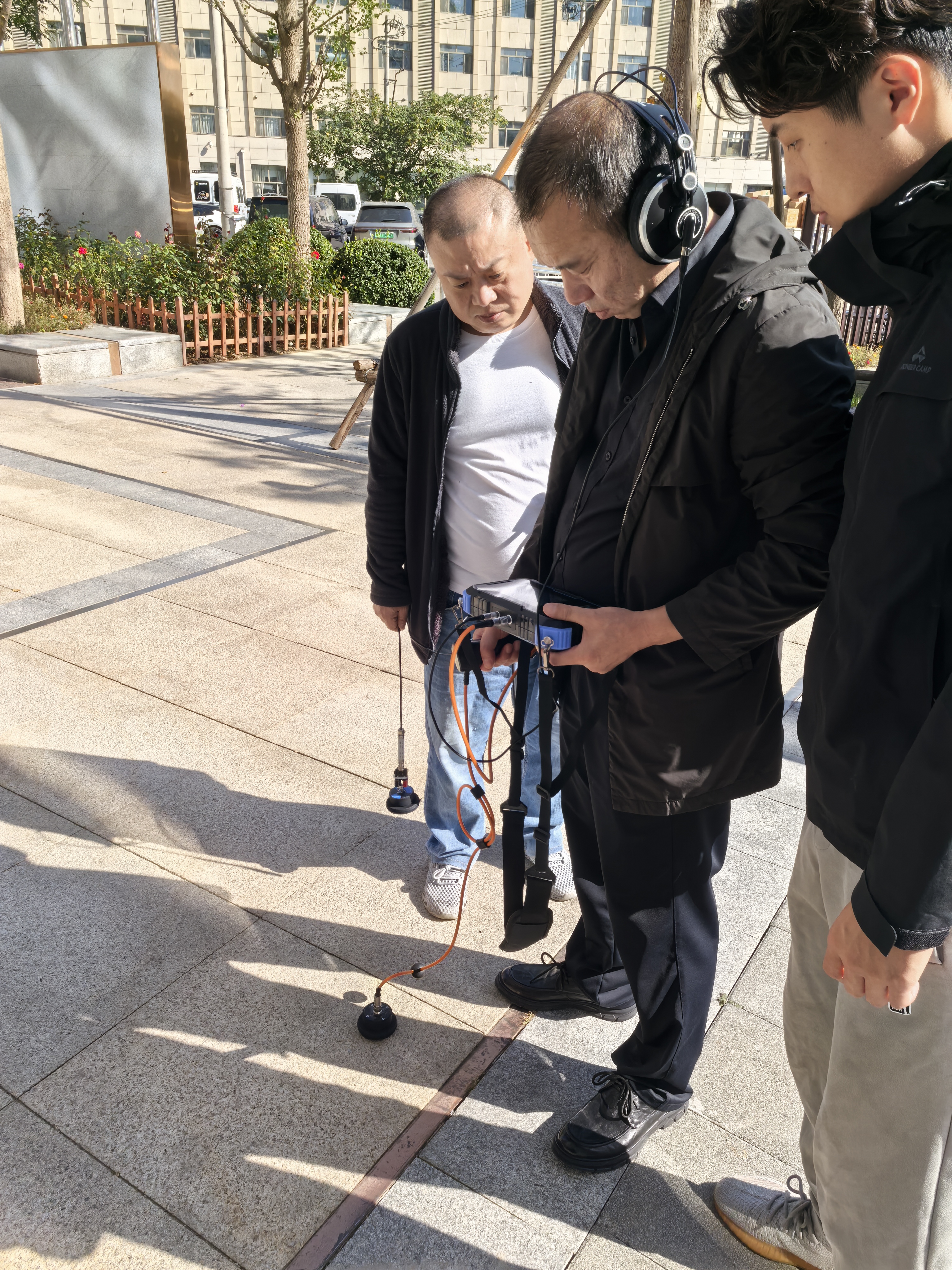 智能聽(tīng)漏儀供水管網(wǎng)聽(tīng)漏現(xiàn)場(chǎng)